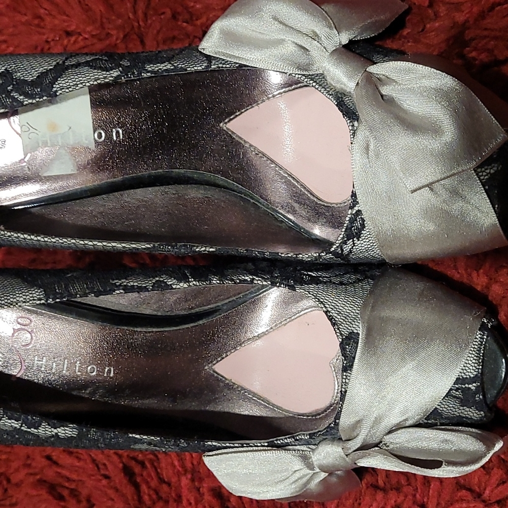 Paris Hilton pumps